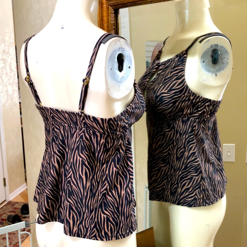 New Women’s Tankini top. Size M (8-10). Black and brown. Adjustable straps. - Picture 6 of 12